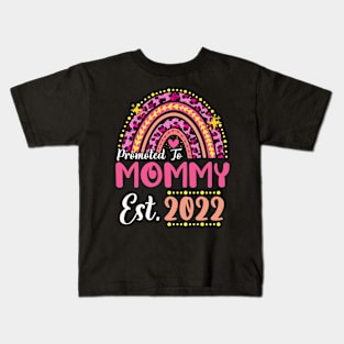 Promoted to Mommy Est.2022 Rainbow Mama to Be New Mama Kids T-Shirt